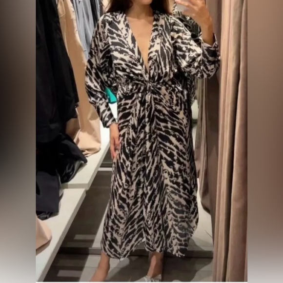 ZARA BLOGGERS’ FAVORITE SATIN EFFECT ANIMAL PRINT DRESS - Picture 7 of 16